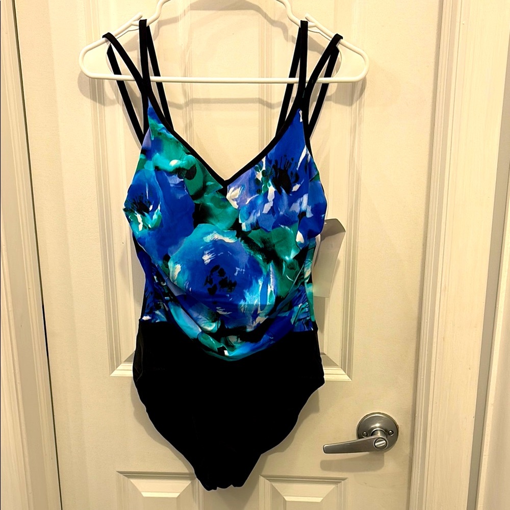 Miraclesuit Floral tummy control swimsuit NWT